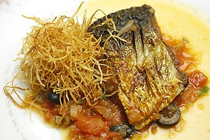 サバのトマト煮込み